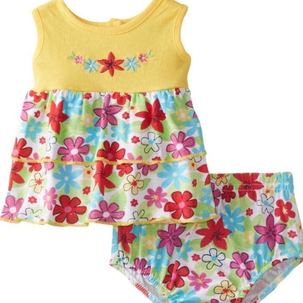 Vitamins Baby Floral Set New 9 Months